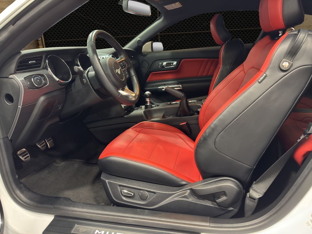 2016 Ford Mustang GT Premium photo 16