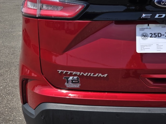 2024 Ford Edge Titanium photo 20