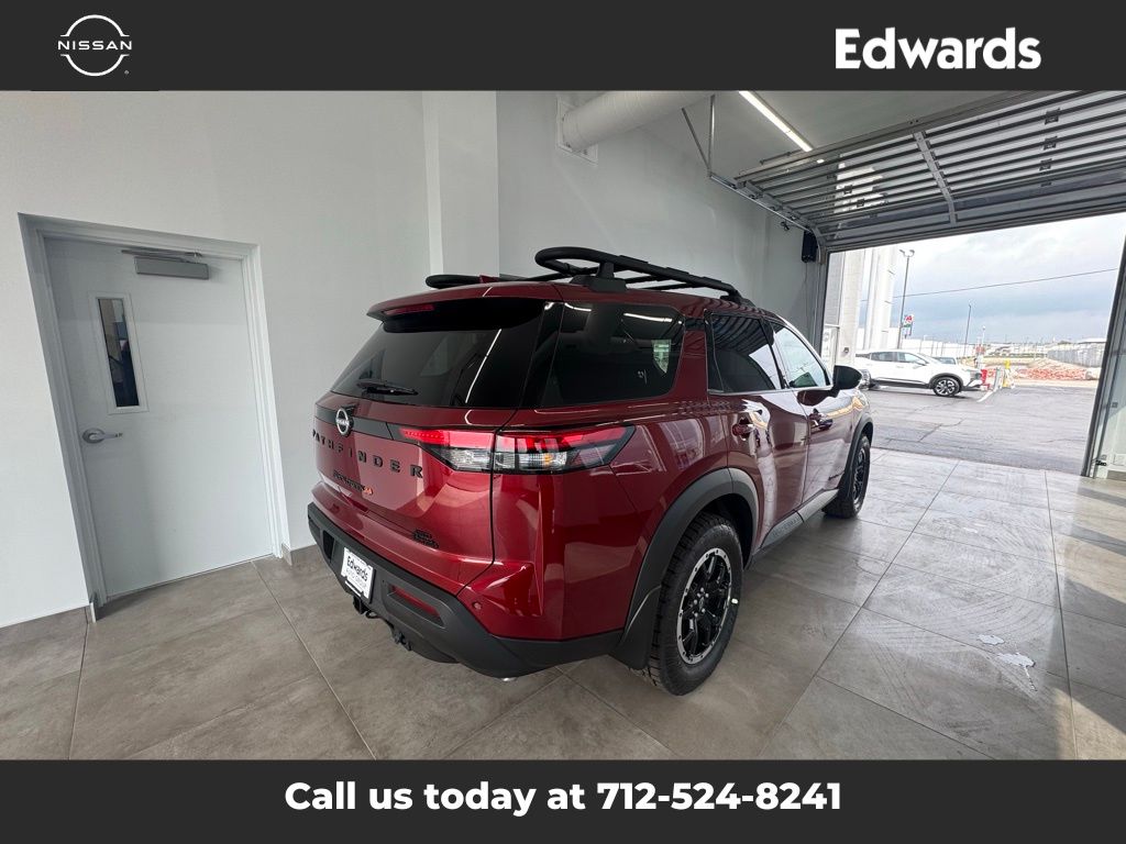 2025 Nissan Pathfinder Rock Creek photo 2