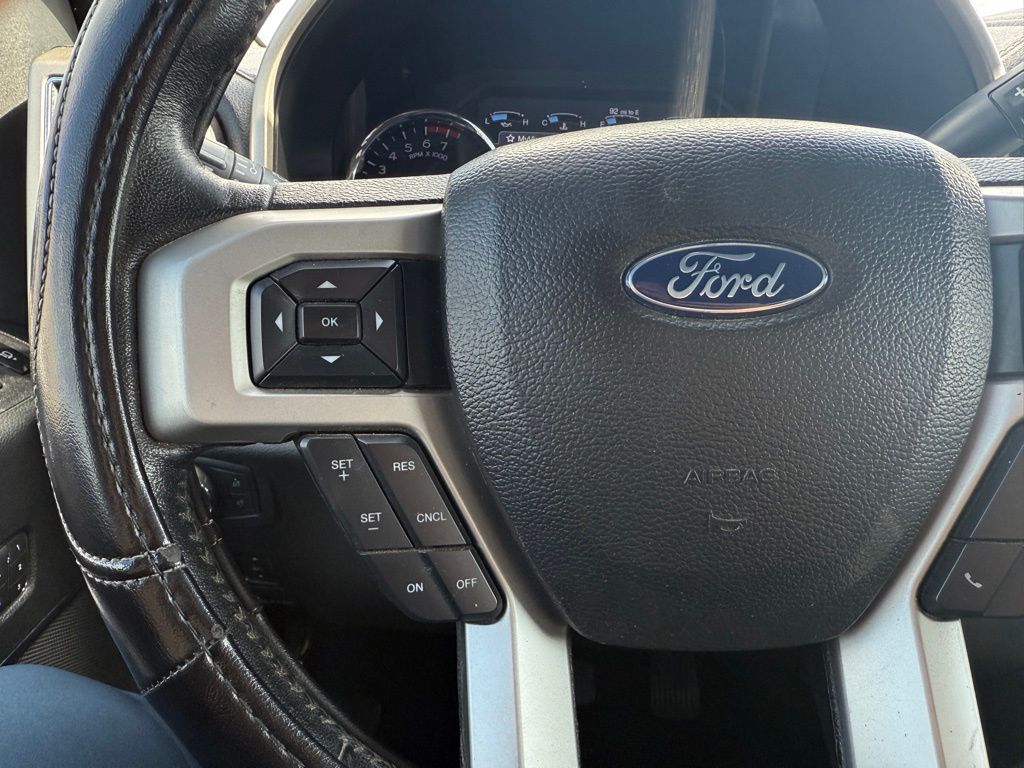 2019 Ford F-250 Lariat photo 10