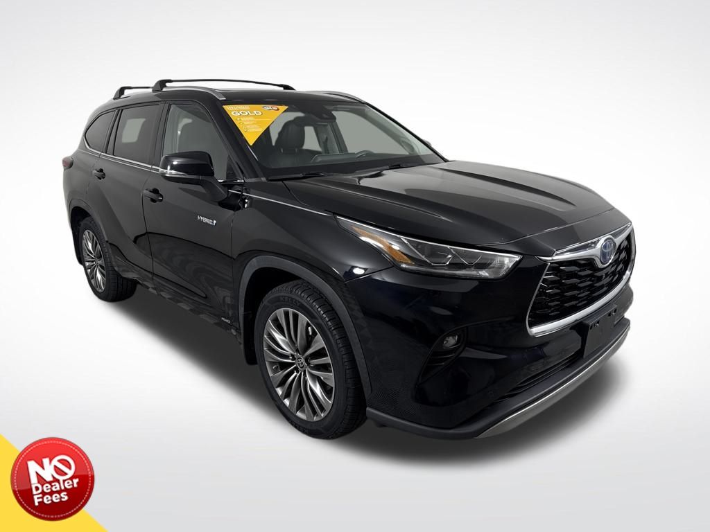 2021 Toyota Highlander Platinum's photo