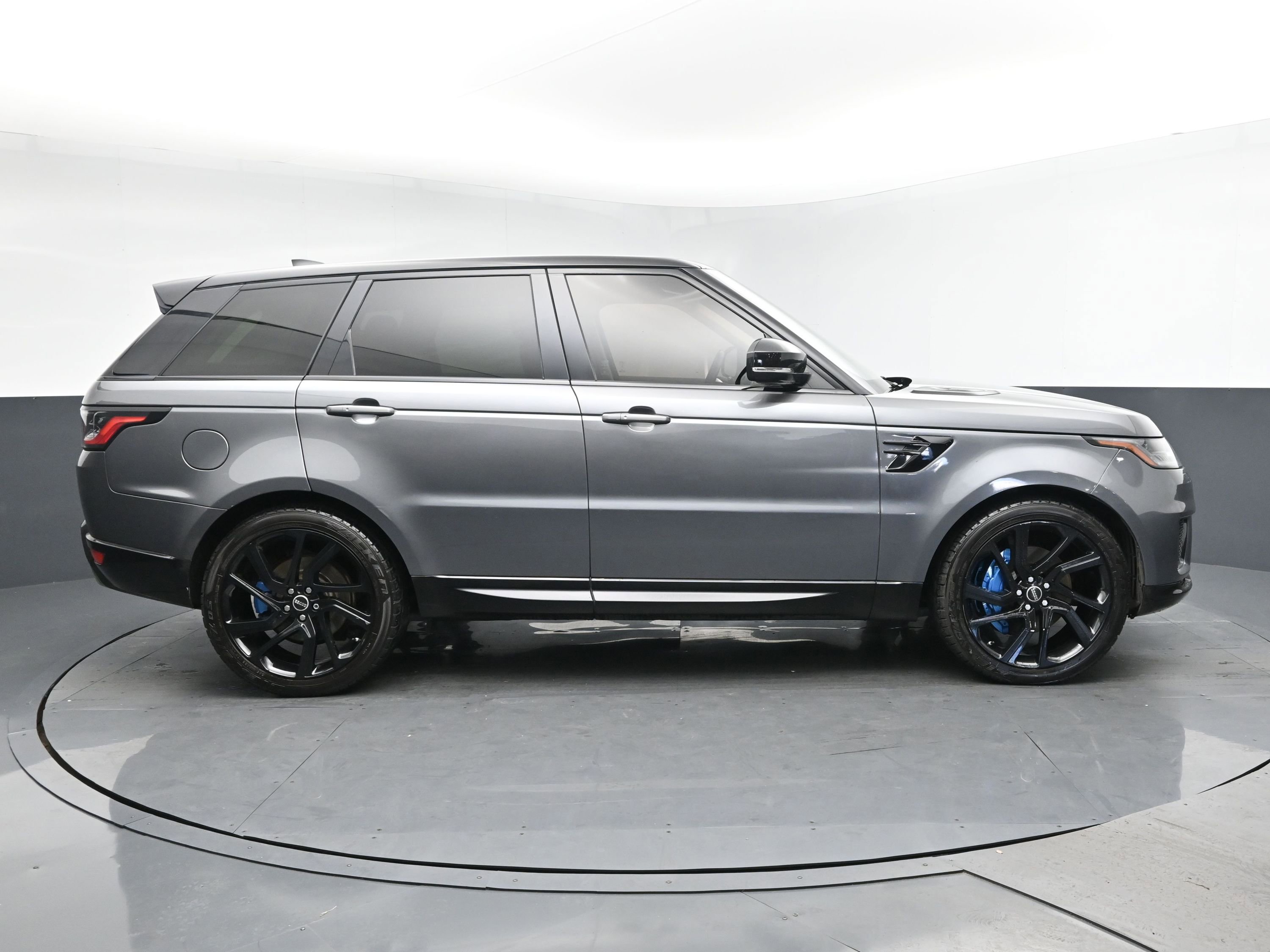 2018 Land Rover Range Rover Sport SuperCharged SE photo 3