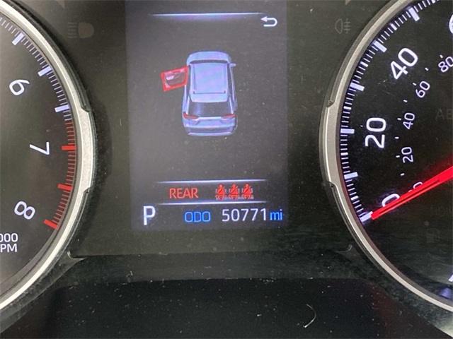 2022 Toyota RAV4 XLE photo 12