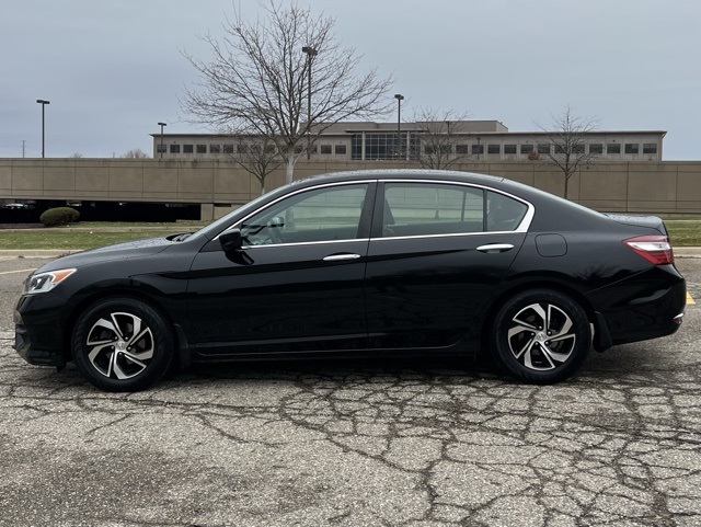 2017 Honda Accord LX photo 2