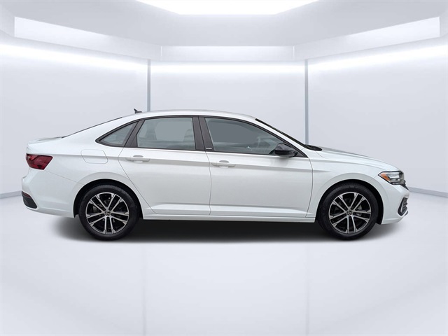 2024 Volkswagen Jetta 1.5T Sport photo 2