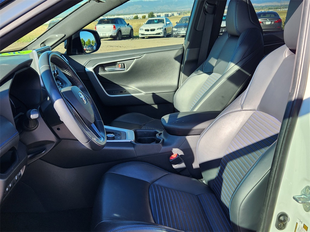 2020 Toyota RAV4 Hybrid XSE photo 8