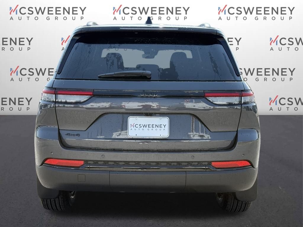 2025 Jeep Grand Cherokee Altitude photo 4