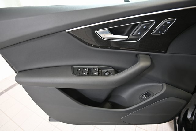 2022 Audi Q7 55 Premium photo 18