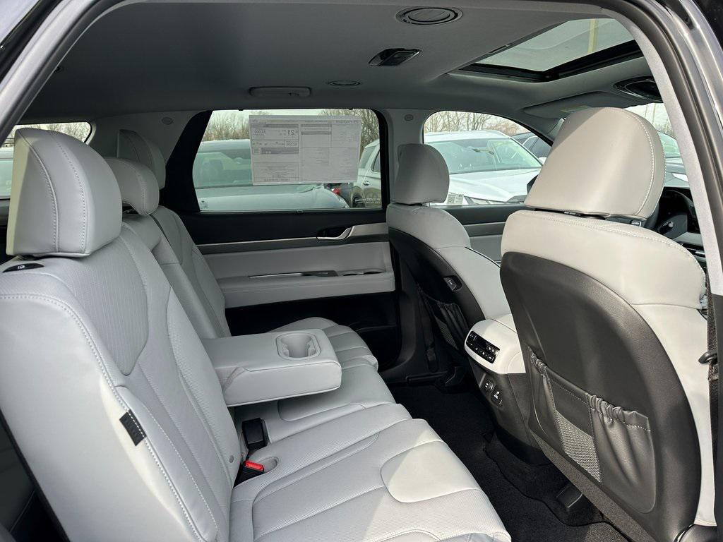 2025 Hyundai Palisade SEL photo 4