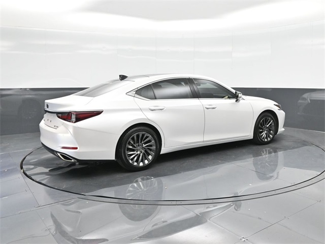 2024 Lexus ES 350 Luxury photo 15