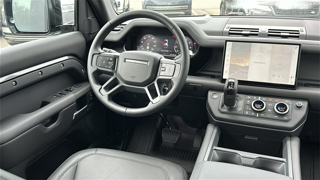 2025 Land Rover Defender 110 X-Dynamic SE photo 25