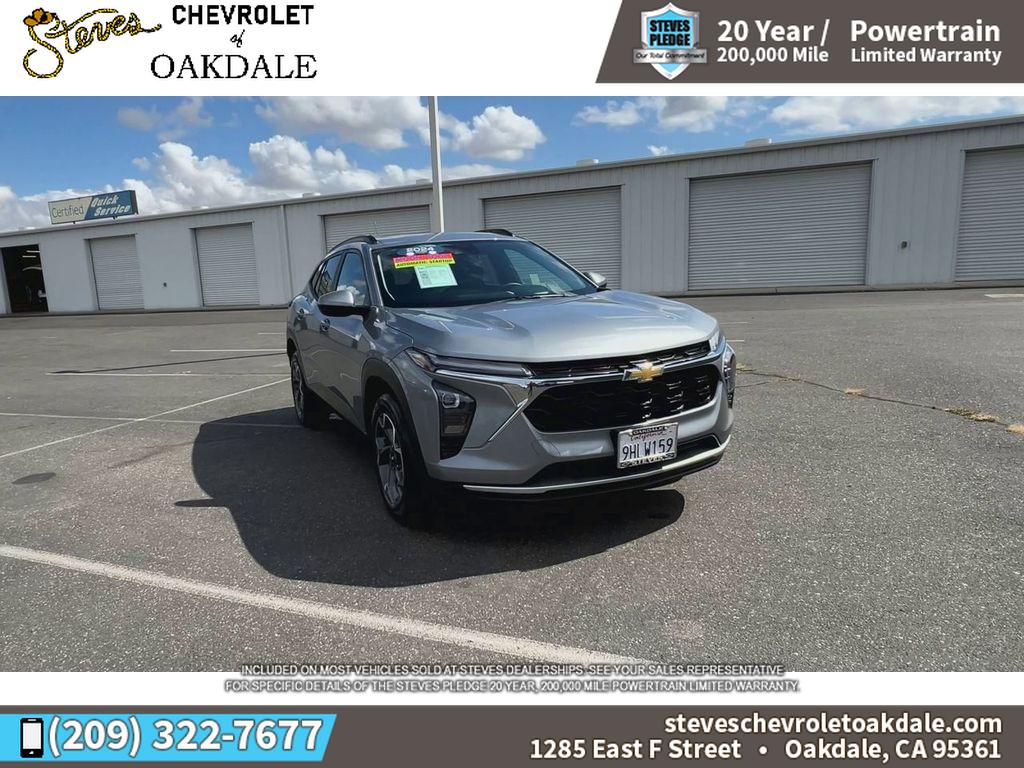 2024 Chevrolet Trax LT photo 3