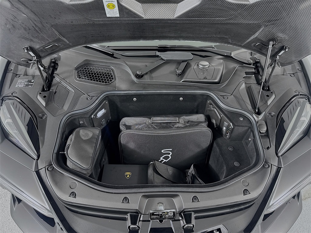2024 Lamborghini Revuelto photo 20
