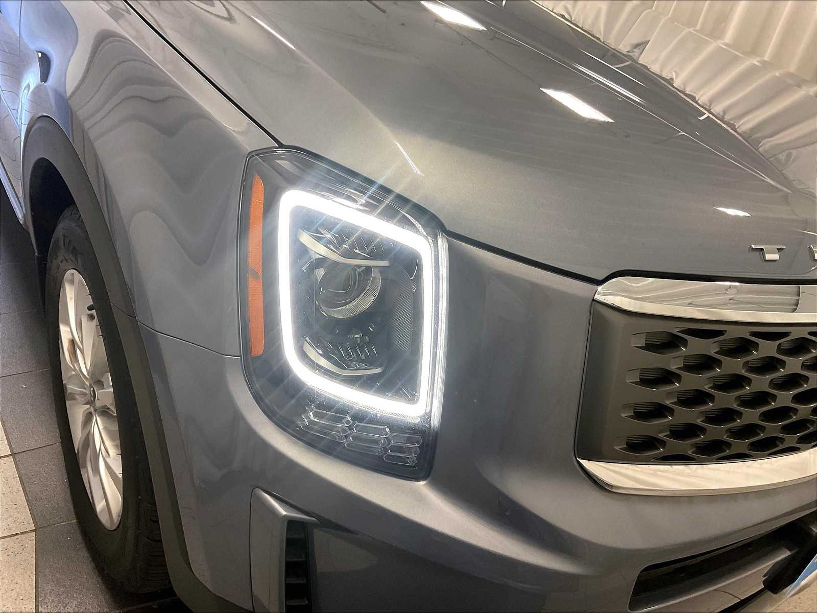2020 Kia Telluride LX photo 32