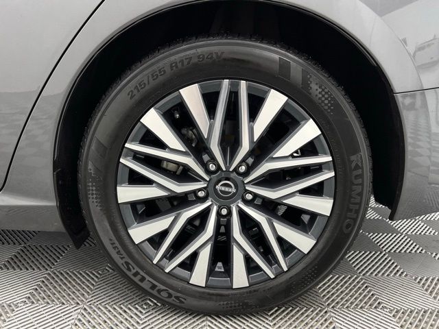 2024 Nissan Altima 2.5 SV photo 35