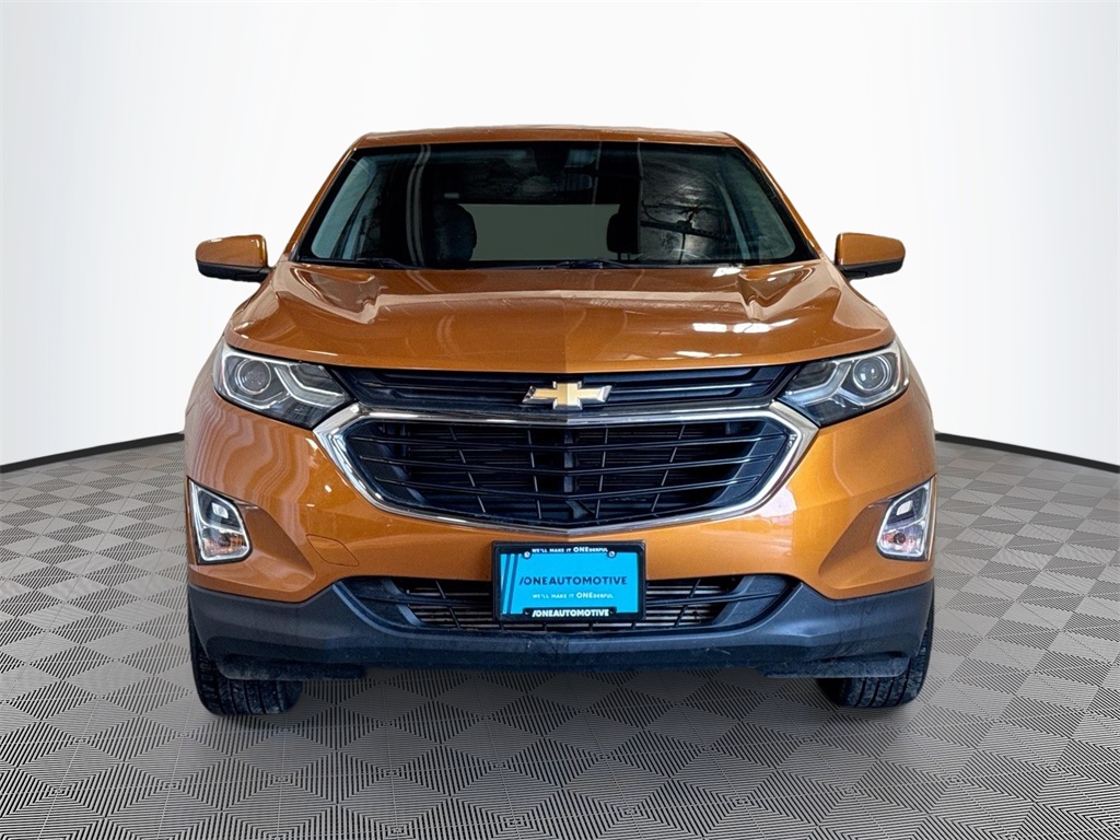 2018 Chevrolet Equinox LT photo 2