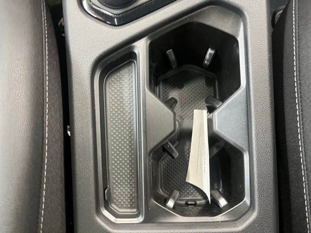 2025 Volkswagen Taos SE photo 12