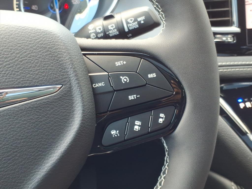 2026 Chrysler Pacifica Limited photo 16