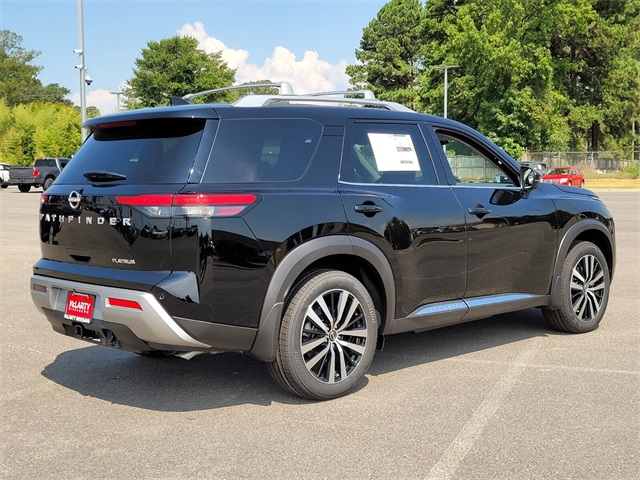 2025 Nissan Pathfinder Platinum photo 3