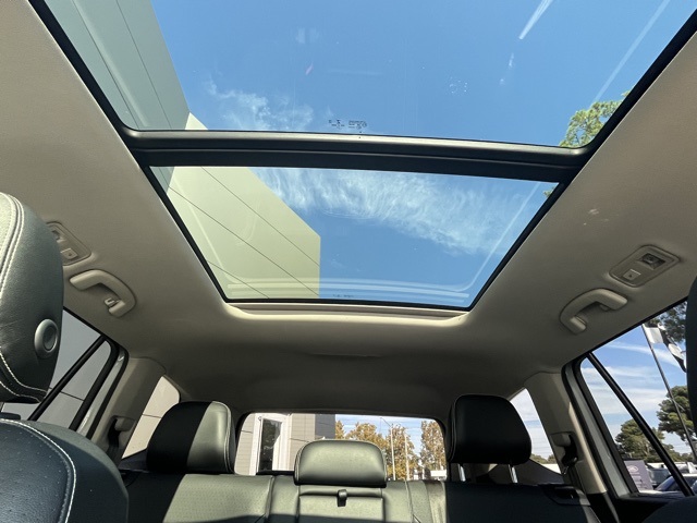 2023 Volkswagen Atlas V6 SEL R-Line photo 11