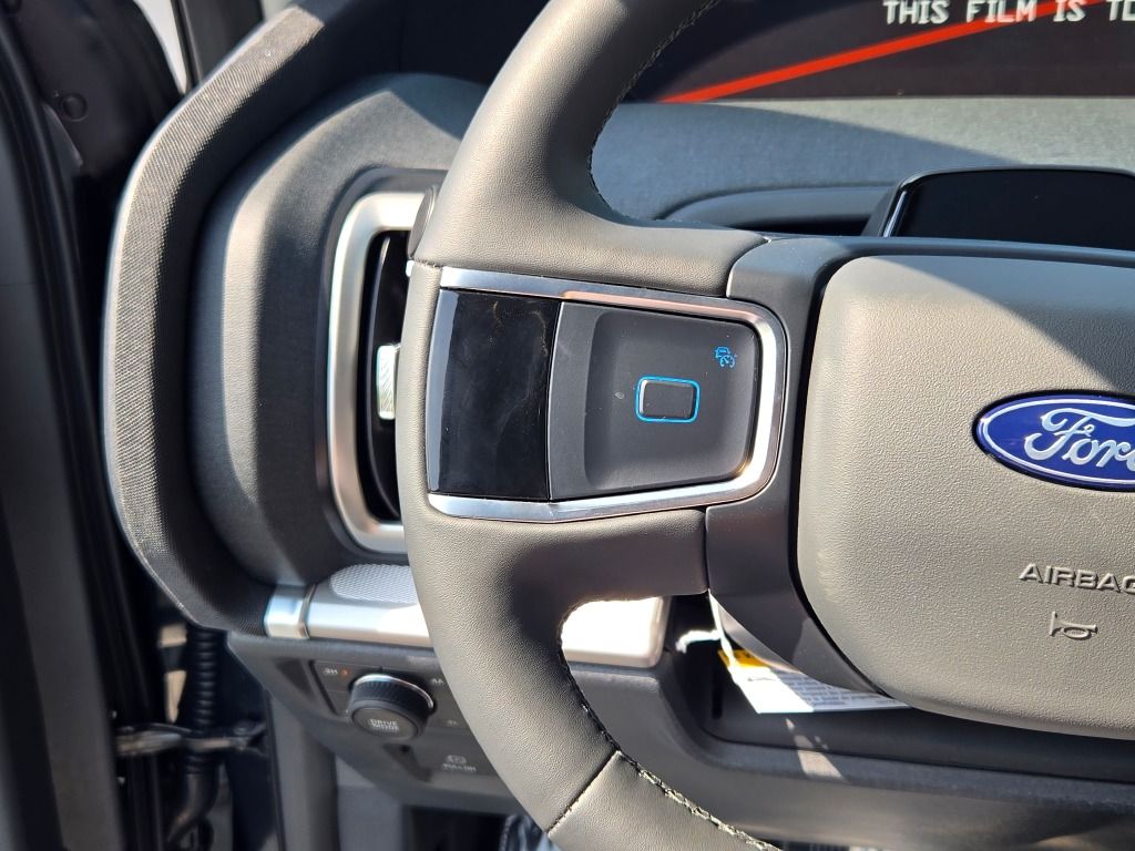 2025 Ford Expedition photo 30