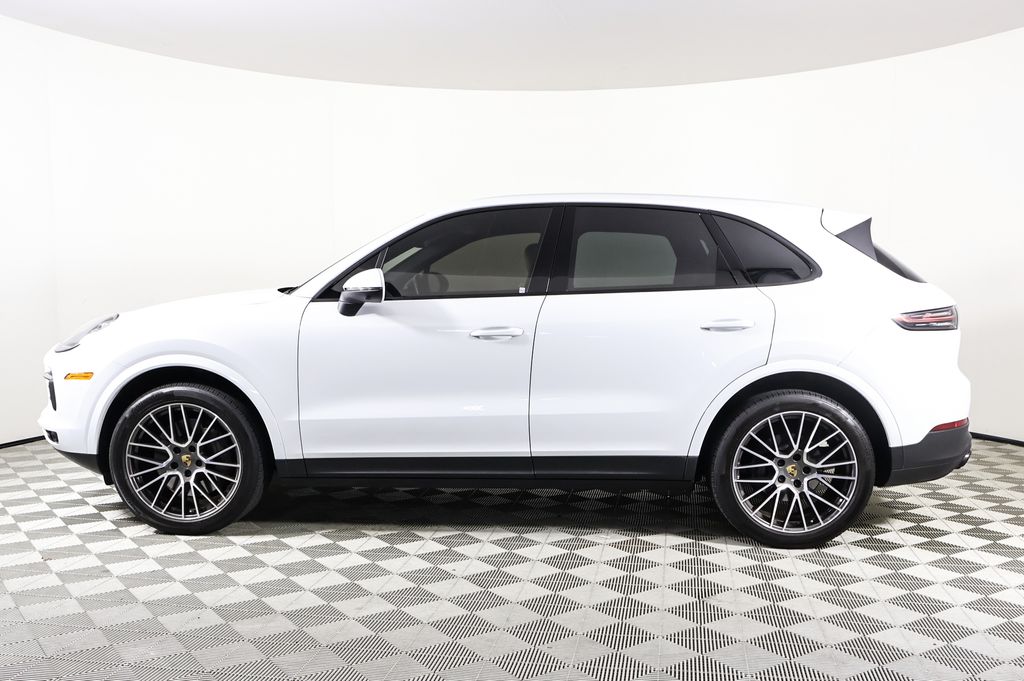2023 Porsche Cayenne S Platinum Edition photo 2