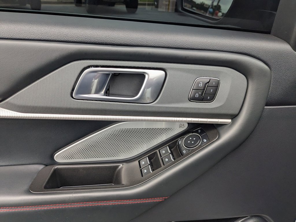 2025 Ford Explorer ST photo 9