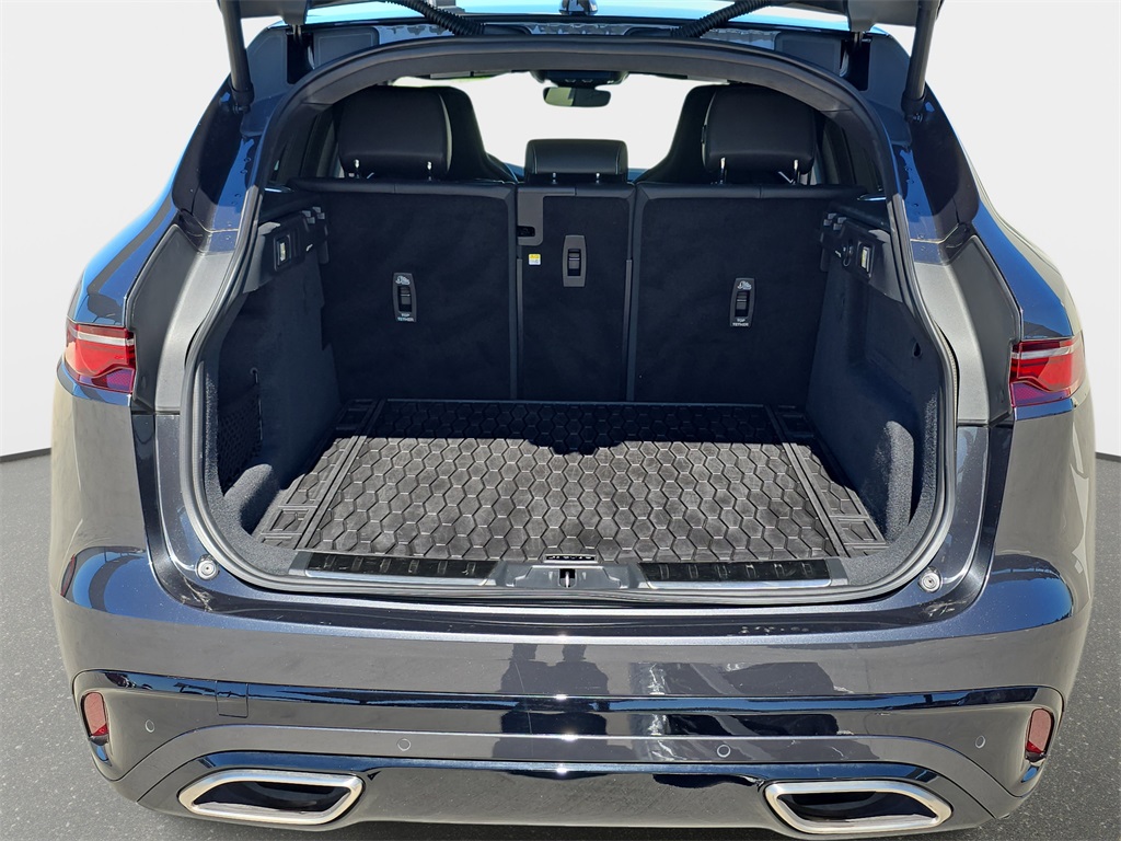2025 Jaguar F-PACE P400 R-Dynamic S photo 12