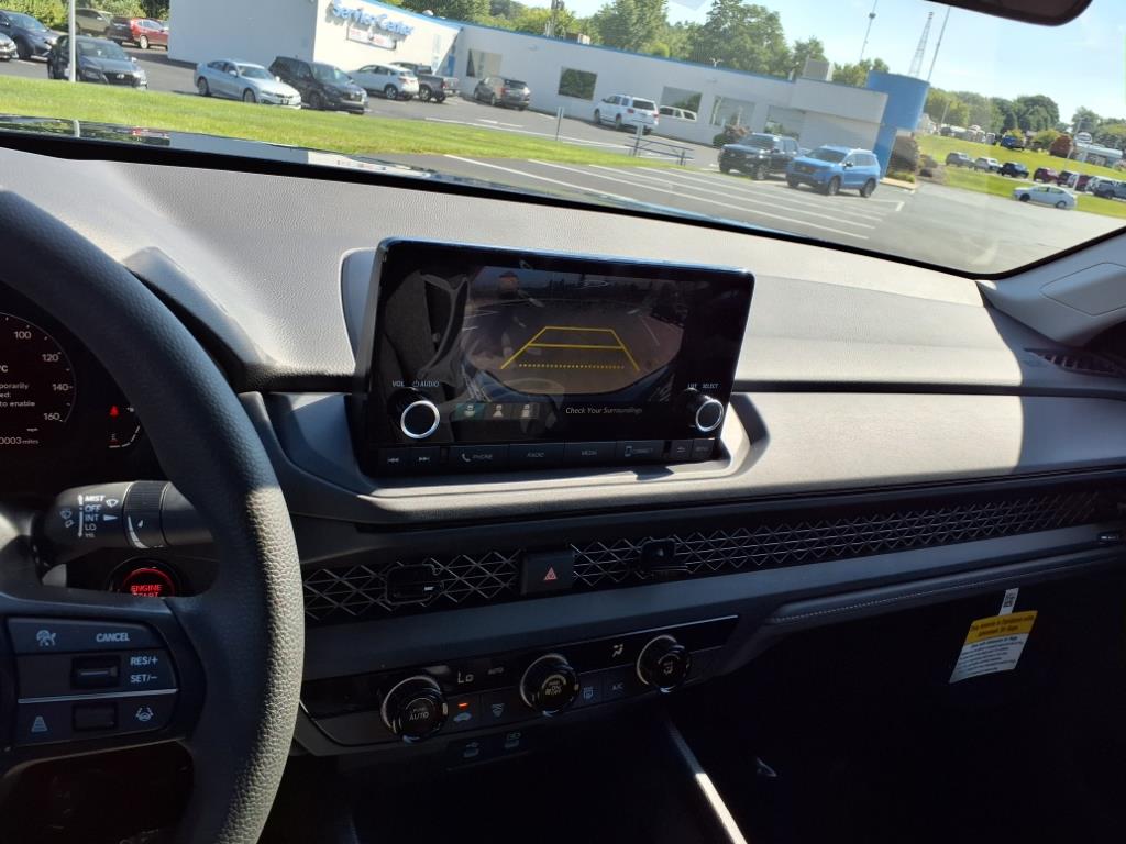 2025 Honda Accord LX photo 13