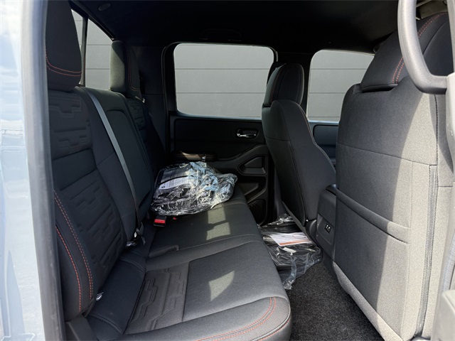 2025 Nissan Frontier PRO-4X photo 18
