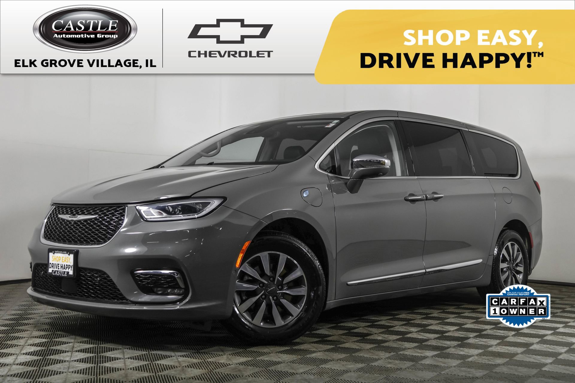 2022 Chrysler Pacifica Hybrid Limited's photo