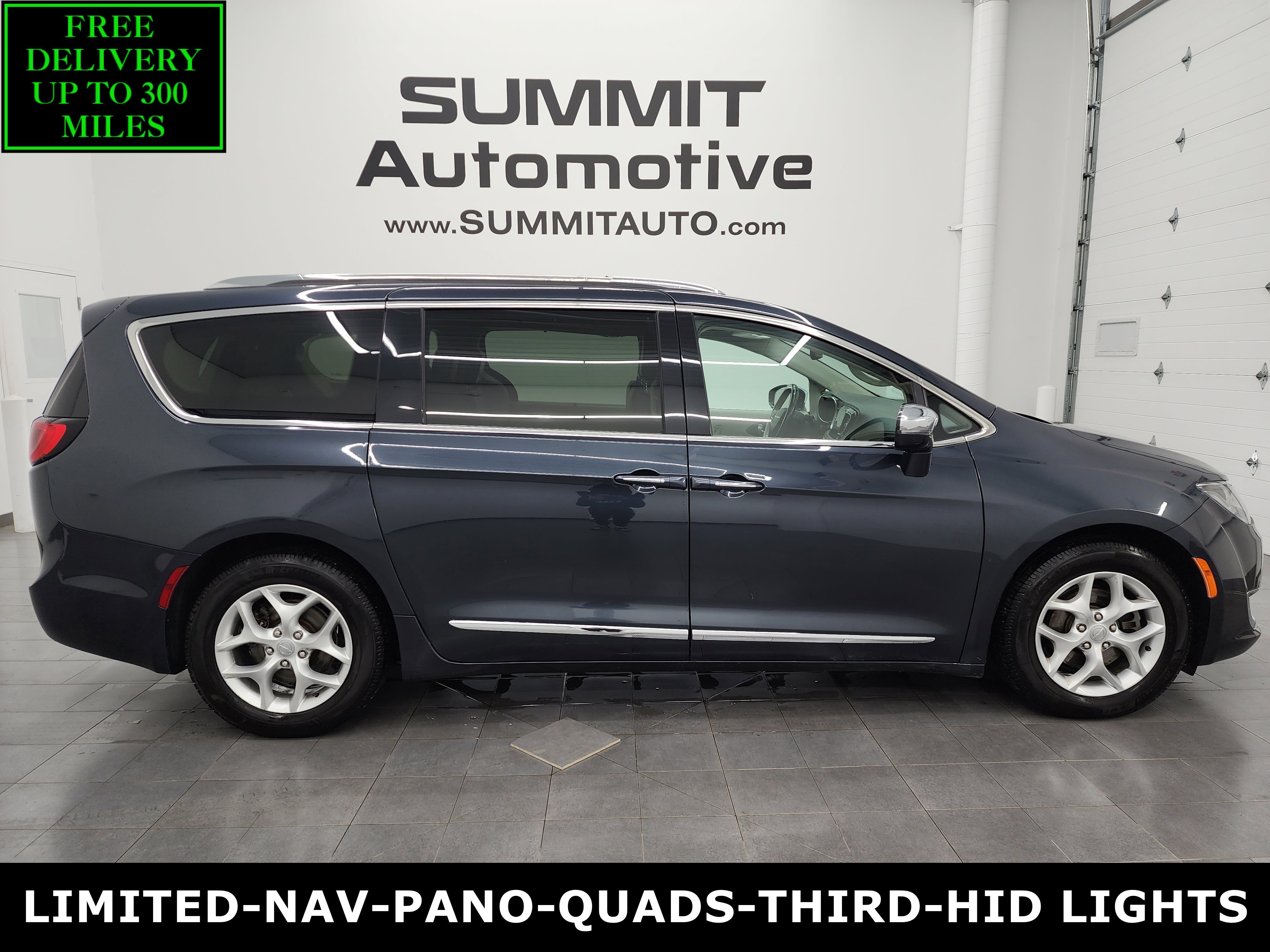 2020 Chrysler Pacifica Limited's photo