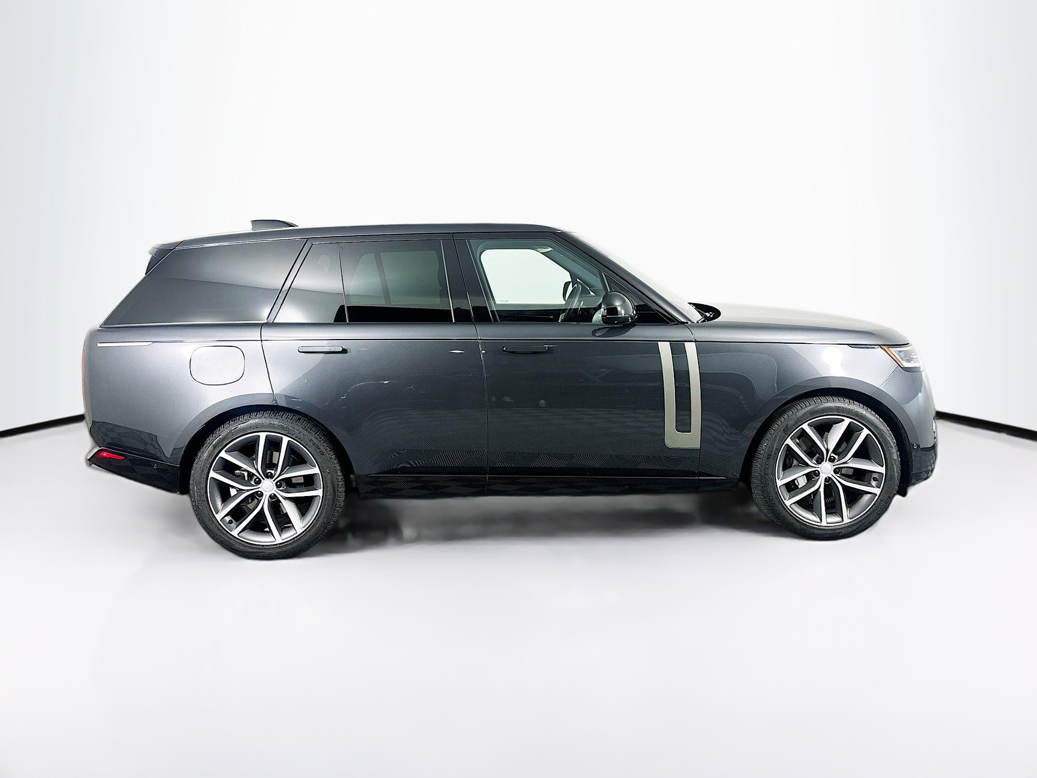2024 Land Rover Range Rover SE photo 4