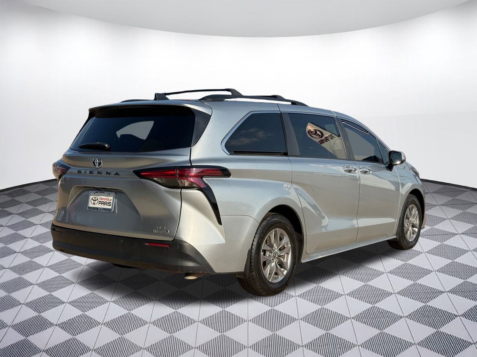 2022 Toyota Sienna XLE photo 9
