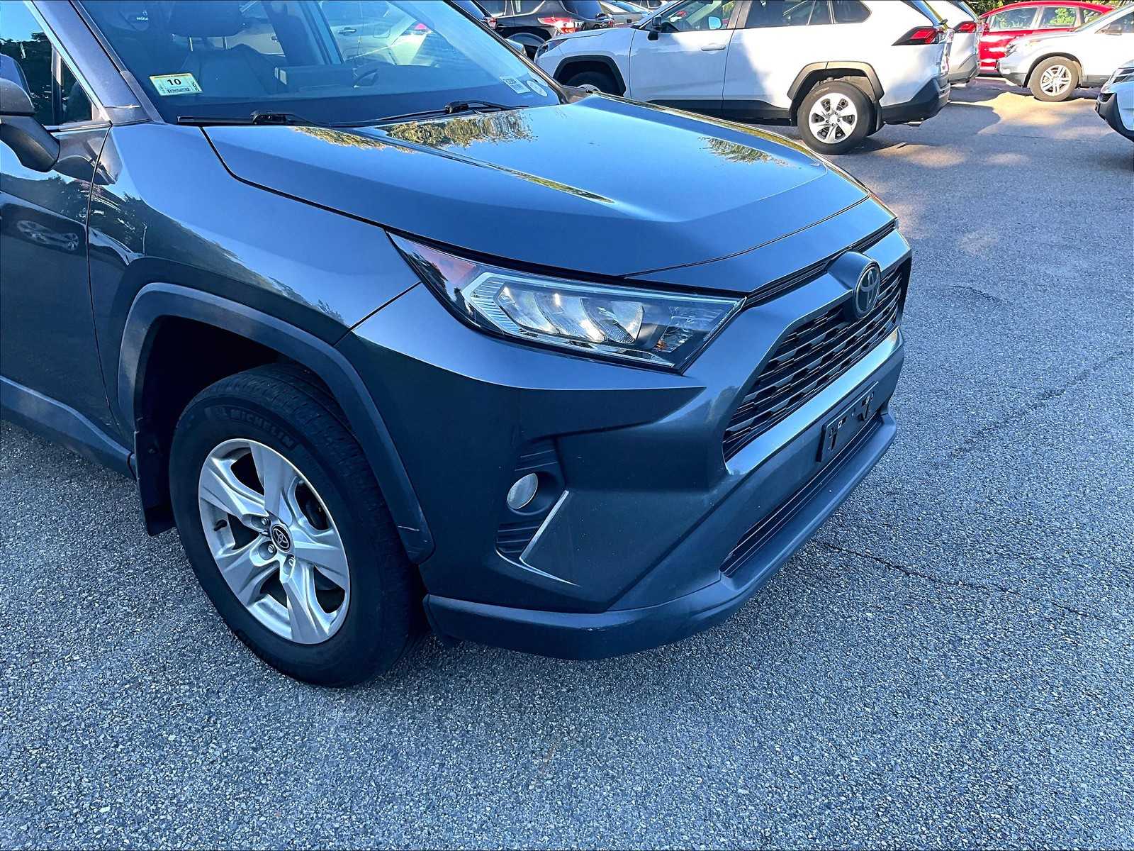 2021 Toyota RAV4 XLE photo 5