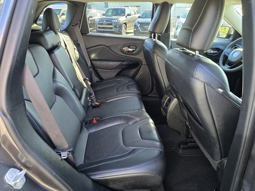 2023 Jeep Cherokee Altitude photo 4