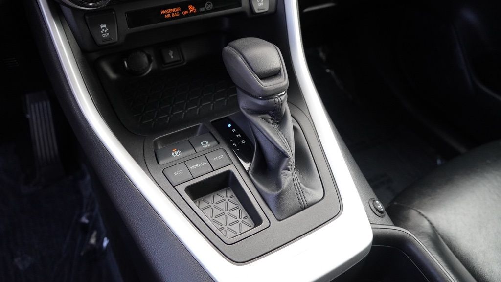 2022 Toyota RAV4 XLE photo 32
