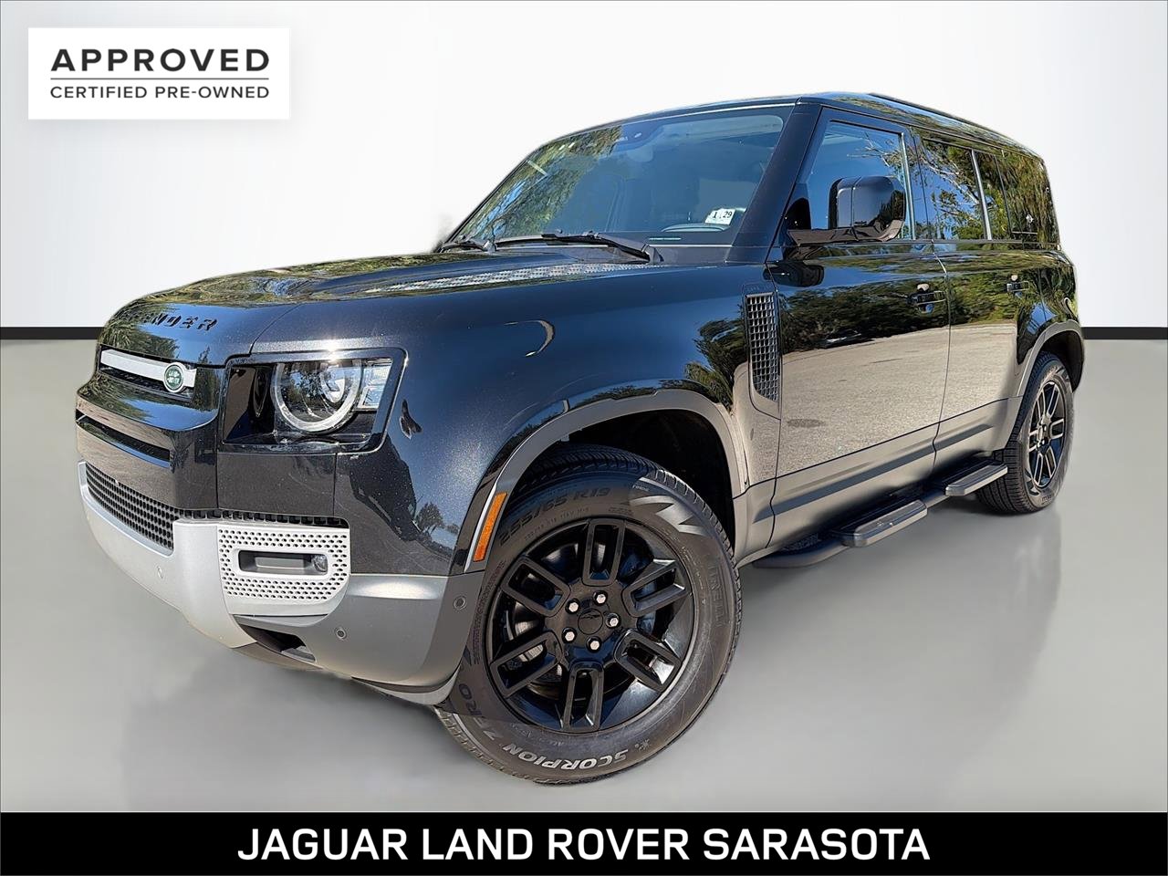 2024 Land Rover Defender S's photo