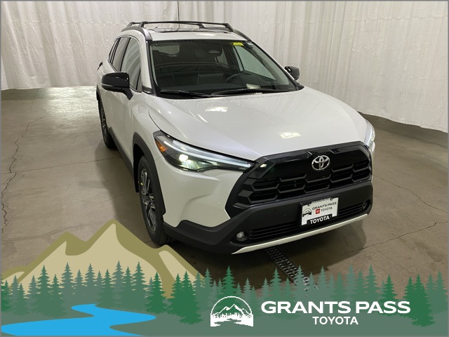 2026 Toyota Corolla Cross XLE's photo