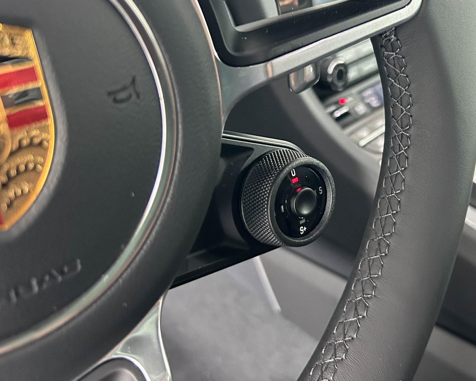 2025 Porsche Cayman S photo 14