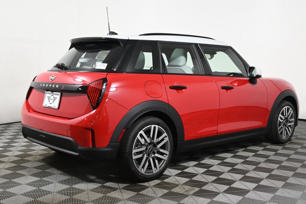 2026 Mini Cooper Hardtop 4 Door Signature photo 6