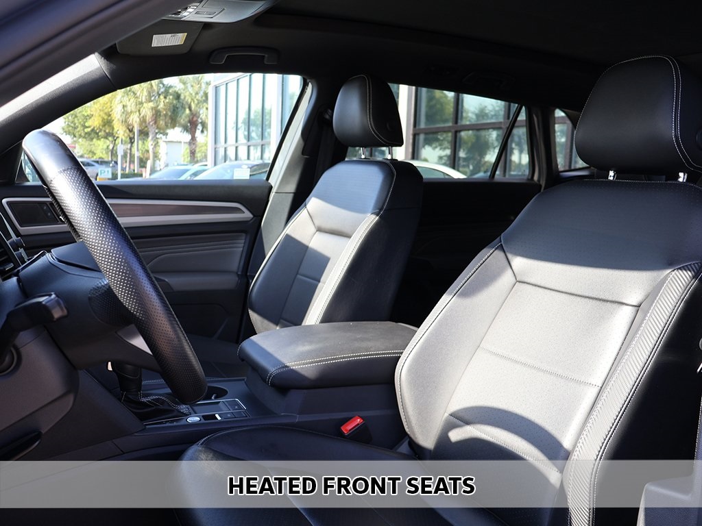 2021 Volkswagen Atlas Cross Sport V6 SE Technology R-Line photo 2