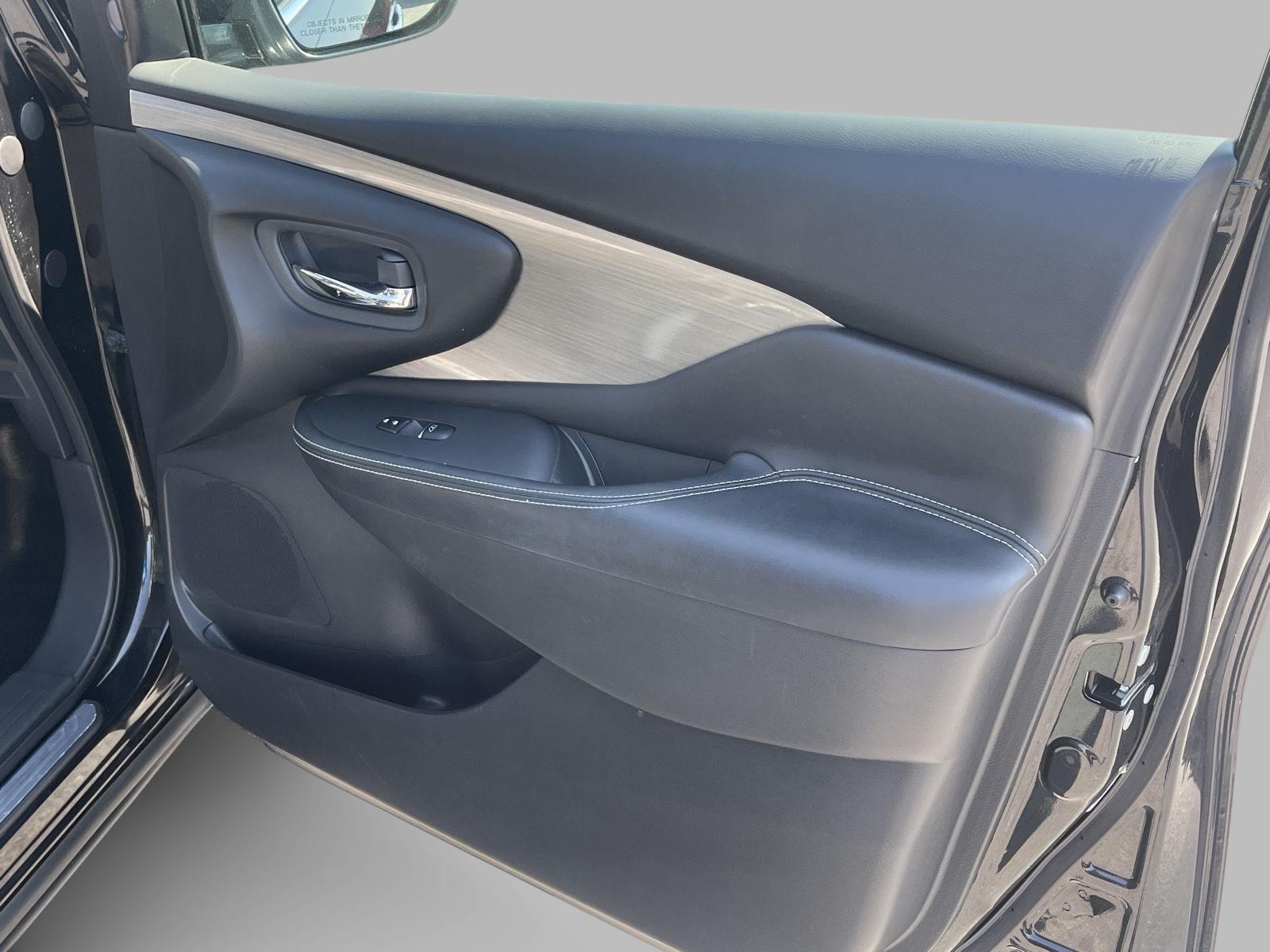 2016 Nissan Murano SL photo 14