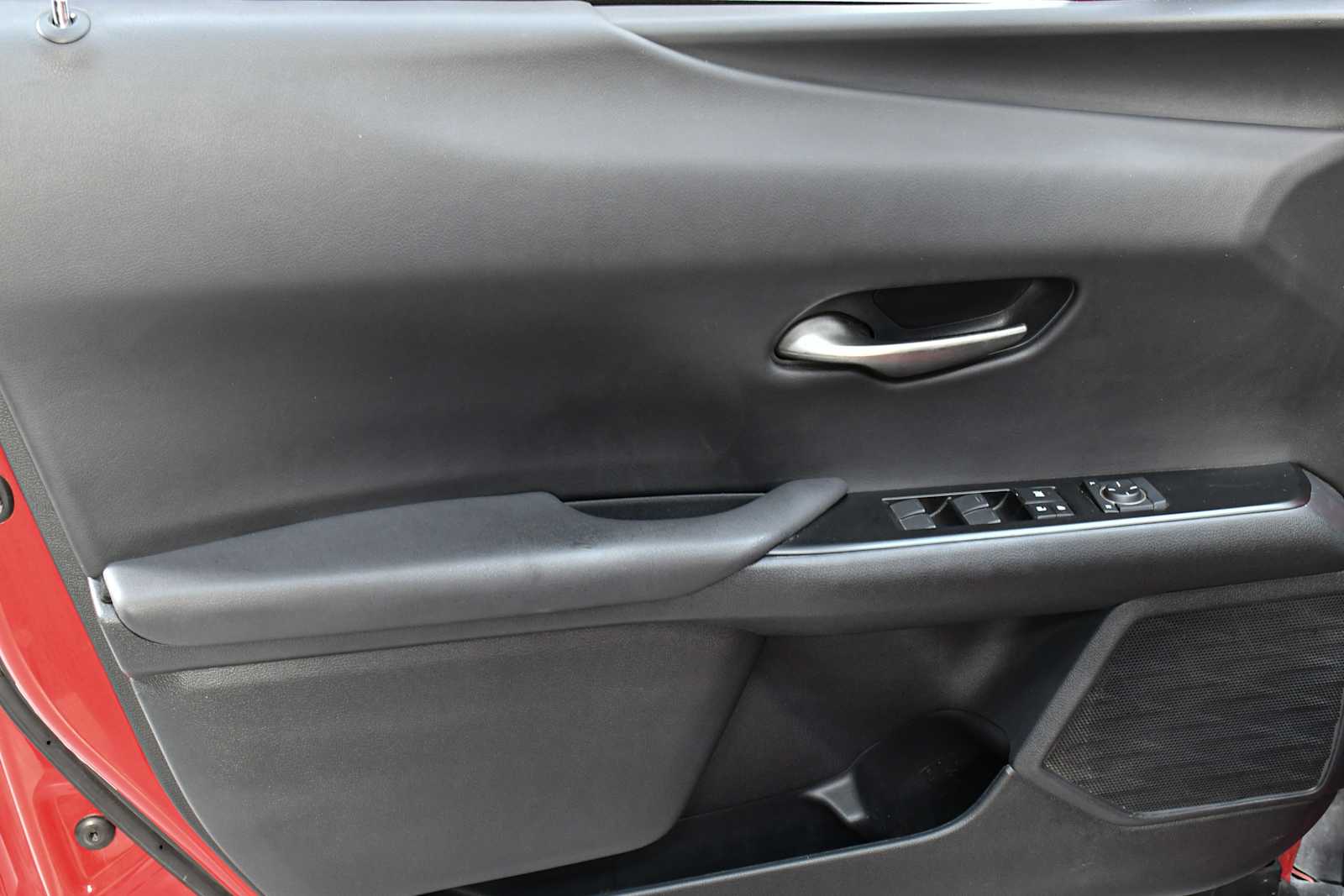 2022 Lexus UX 200 photo 12