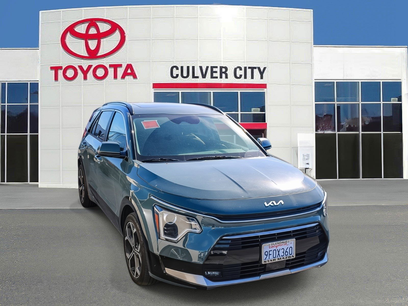 2023 Kia Niro EX Touring's photo