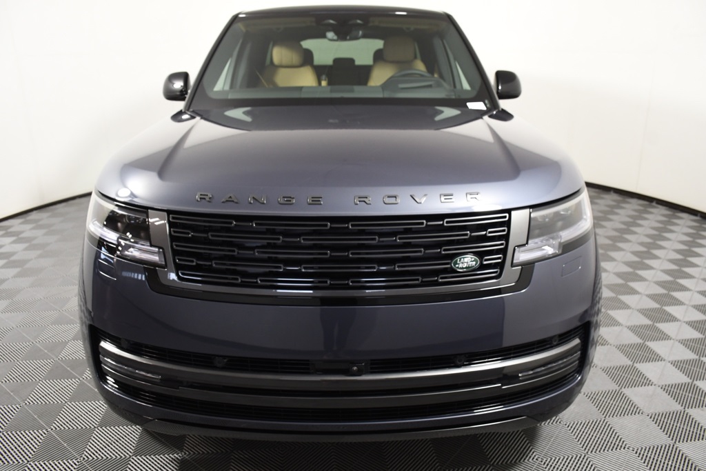 2025 Land Rover Range Rover SE photo 10