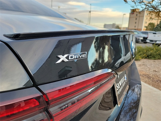 2025 Bmw 550e 550e xDrive photo 11