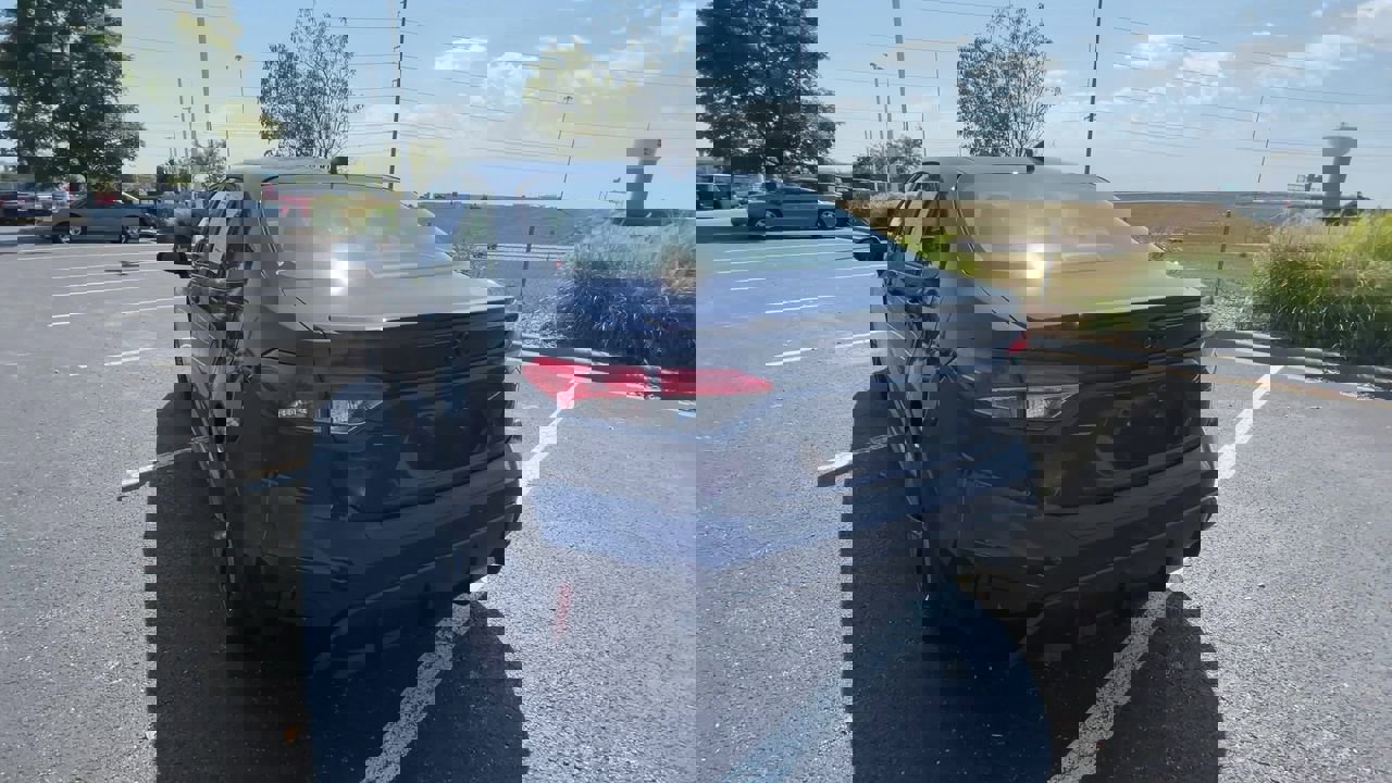 2025 Toyota Corolla SE photo 6