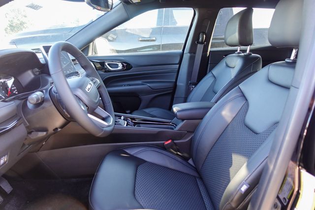2025 Jeep Compass North Edition Latitude photo 8