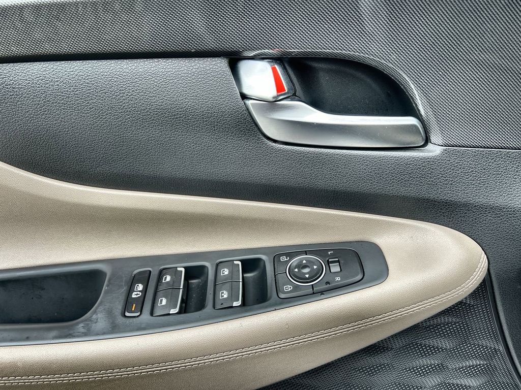 2023 Hyundai Santa Fe SEL photo 17